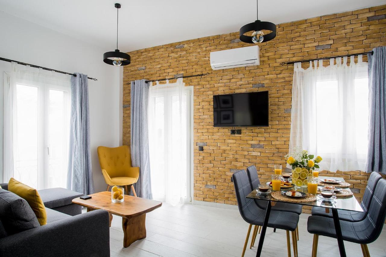 Deluxe Town Hall Square Flat In Historical Center 3 コルフ島 エクステリア 写真