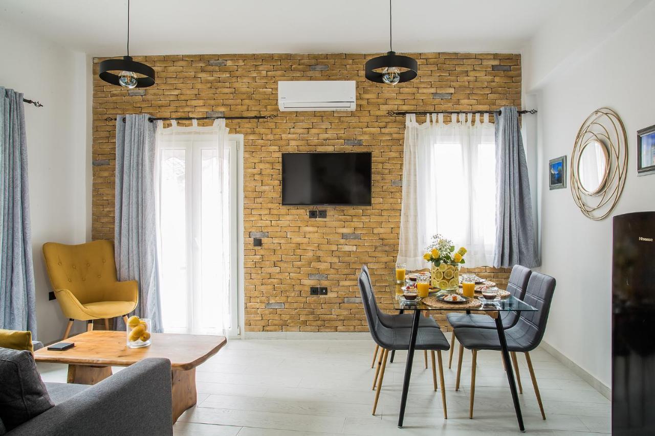 Deluxe Town Hall Square Flat In Historical Center 3 コルフ島 エクステリア 写真